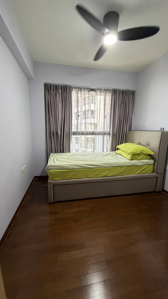 Common room at 138A Yuan Ching Road, Lakeside, photo 2 of 8