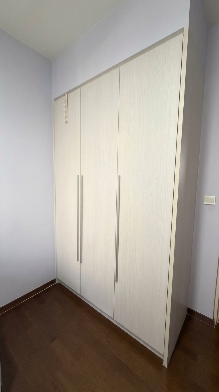Common room at 138A Yuan Ching Road, Lakeside, photo 5 of 8