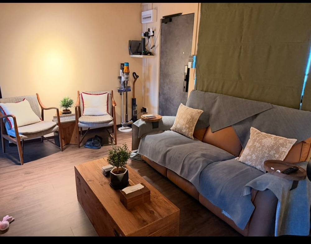 Room at Blk 648 Hougang Ave 8, Hougang, photo 5 of 9