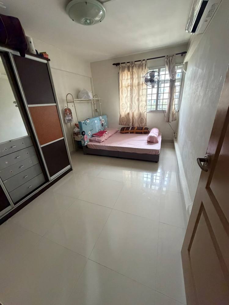 Rooms in Bedok, D16