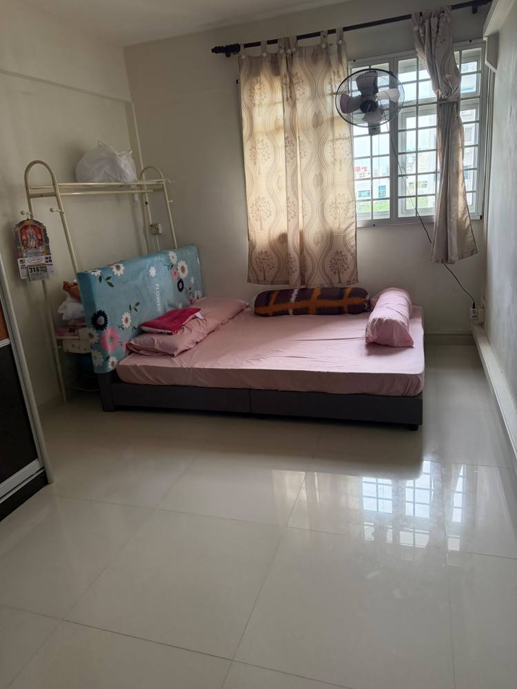 Room at Blk 93 Bedok North Ave 4, Bedok, photo 2 of 8