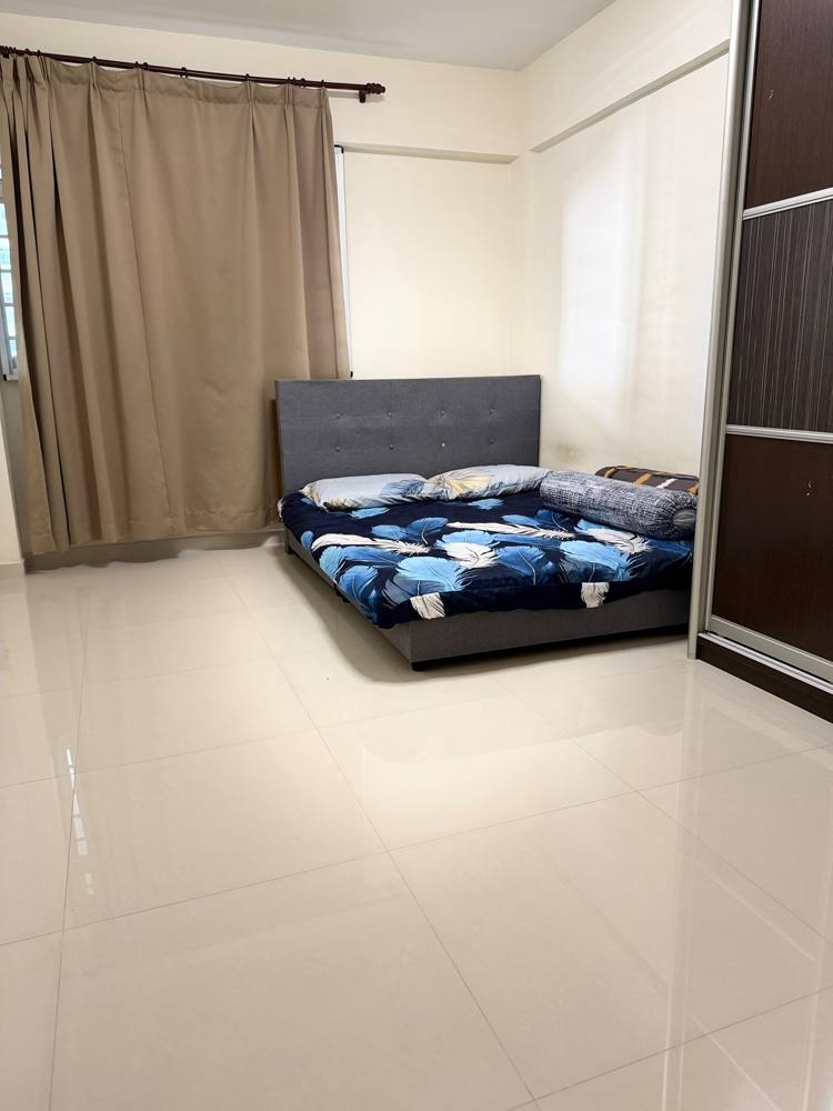 Room at Blk 93 Bedok North Ave 4, Bedok, photo 6 of 8