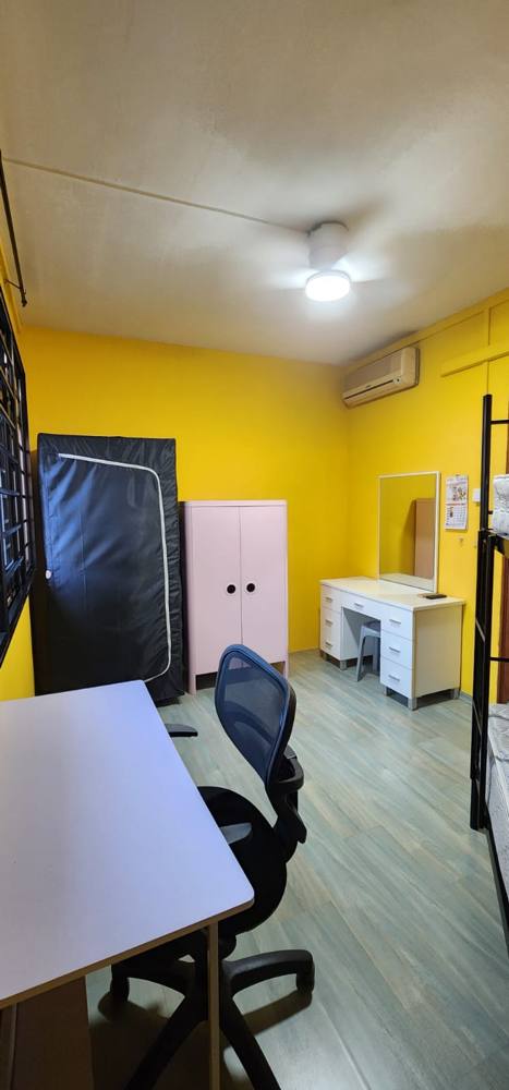 Room at Blk 478 Sembawang Drive, Sembawang, photo 2 of 3
