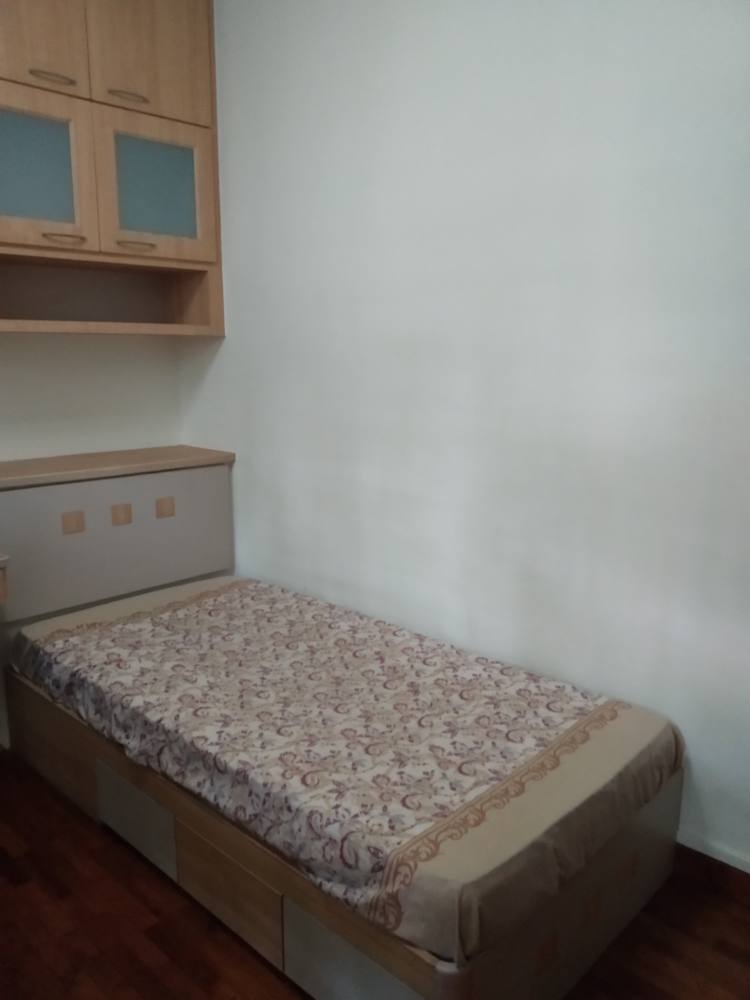 Common room at 8 Tampines St 73, Tampines, photo 5 of 7