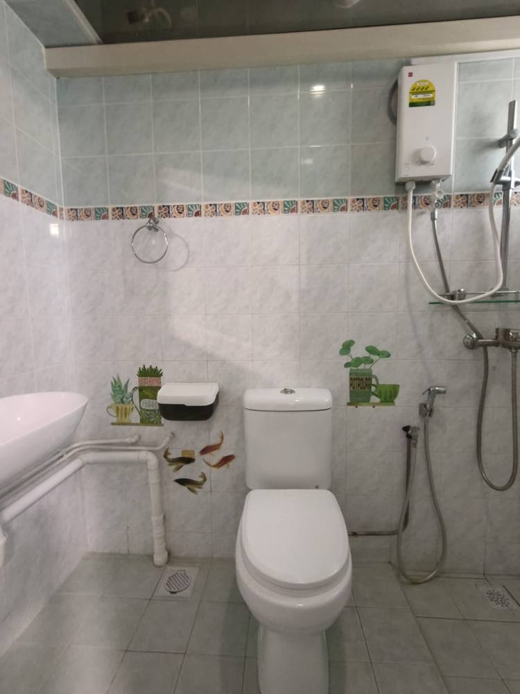 Room at 394 Bukit Gombak West Ave 5, Bukit Batok, photo 5 of 8